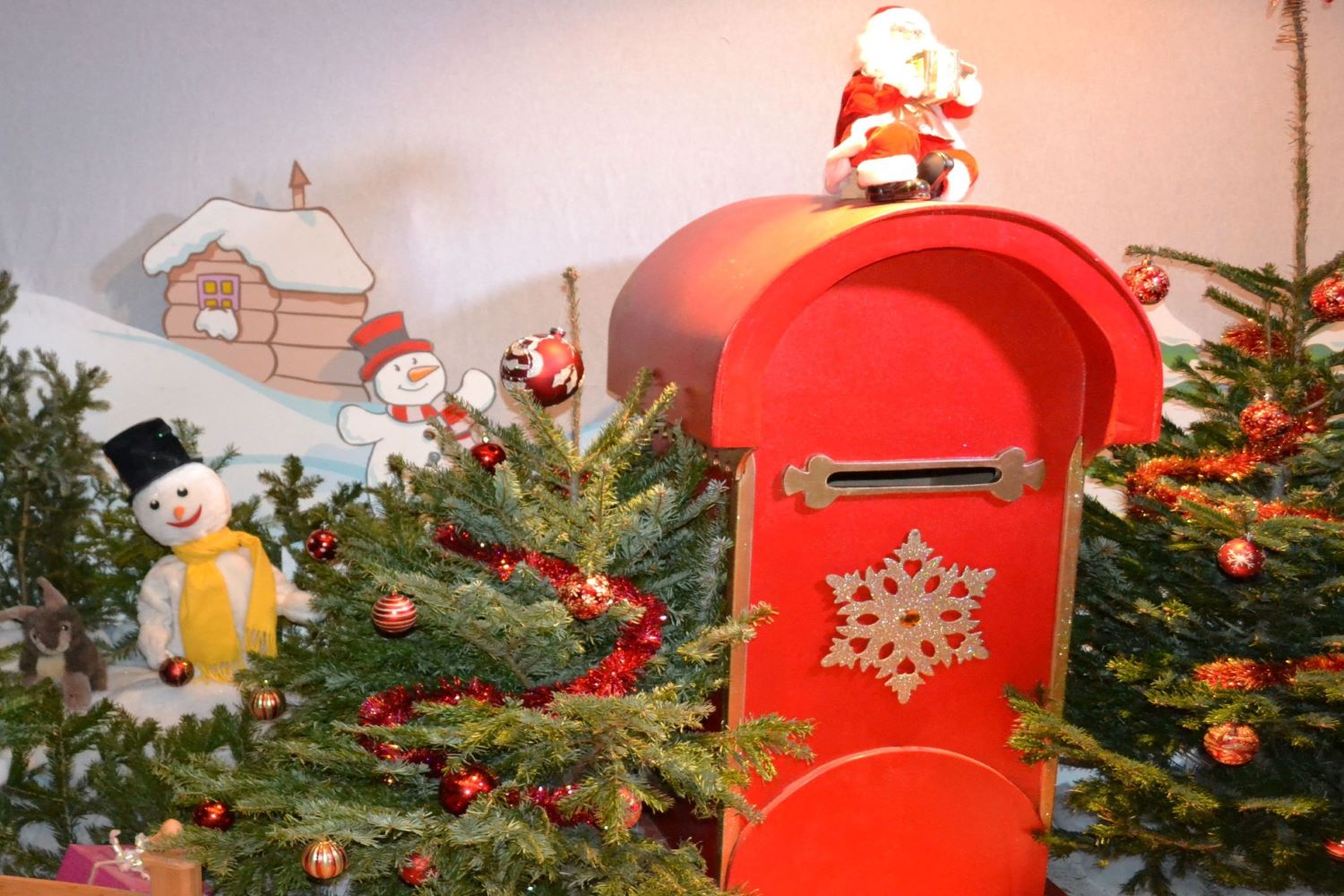 Boite aux lettres de Noël et décor 3d pour entrée de salle